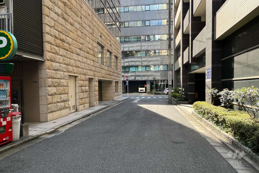 敷地南東側の前面道路