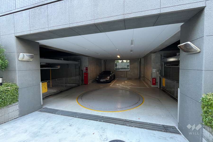 駐車場の出入り口