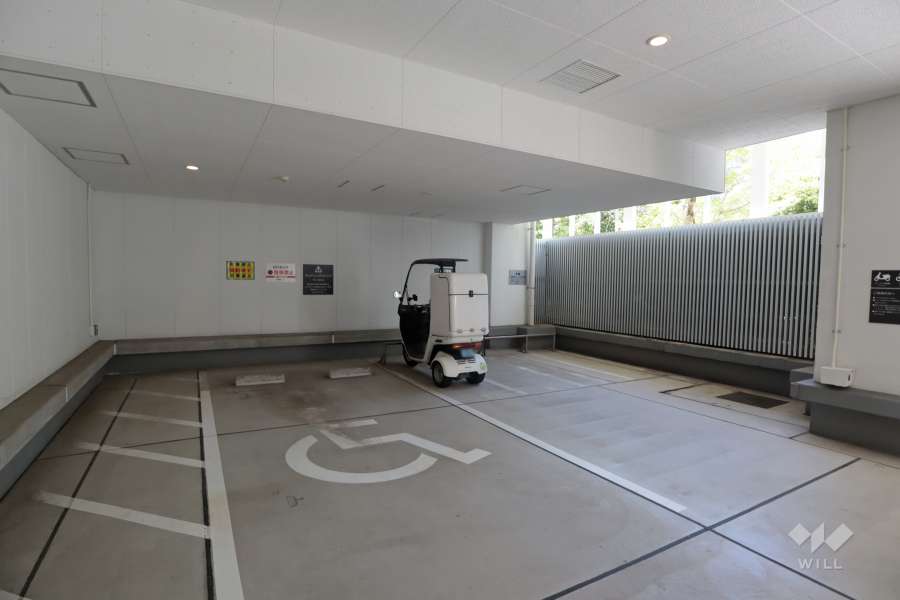 敷地内駐車場（屋内平面式）・バイク置場