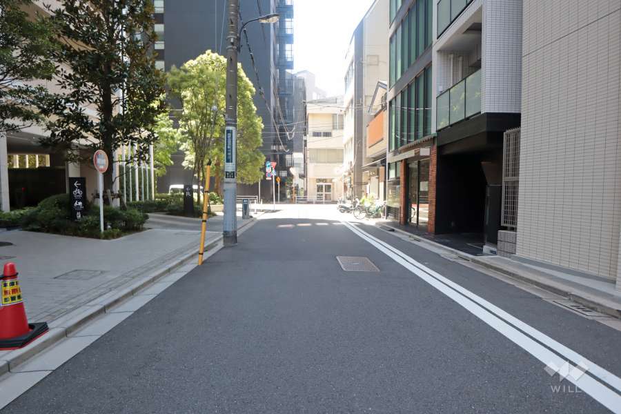 敷地北西側の前面道路