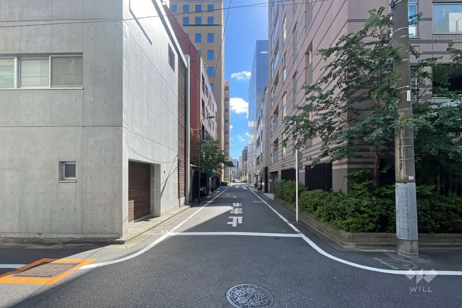 敷地北側の前面道路