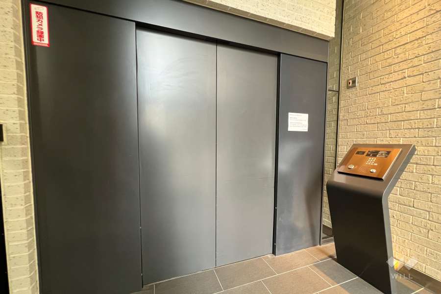 エントランスはオートロック付きです。