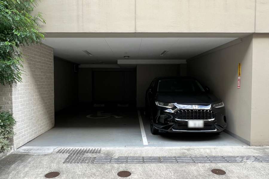 敷地内駐車場（屋内平面式）