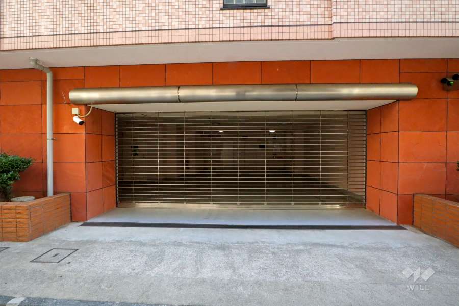 駐車場の出入り口（リングシャッター付き）