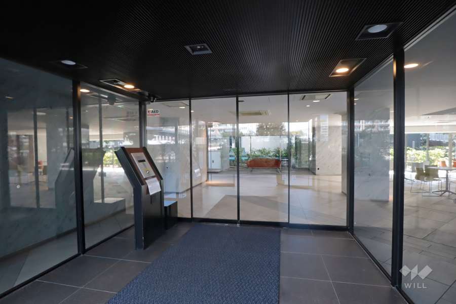 エントランスはオートロック付きです