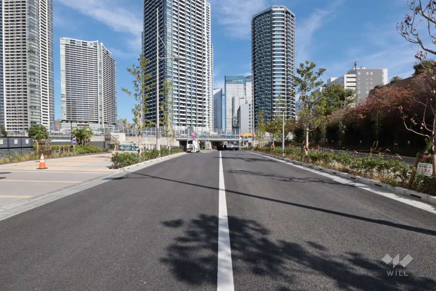 敷地南東側の前面道路