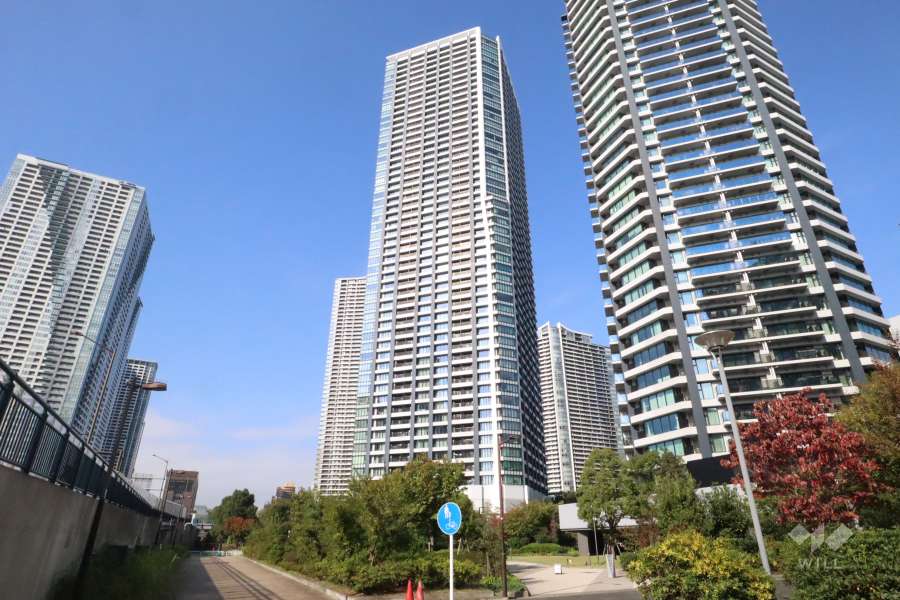 ドゥ・トゥール　ウエスト棟の外観(南側から)