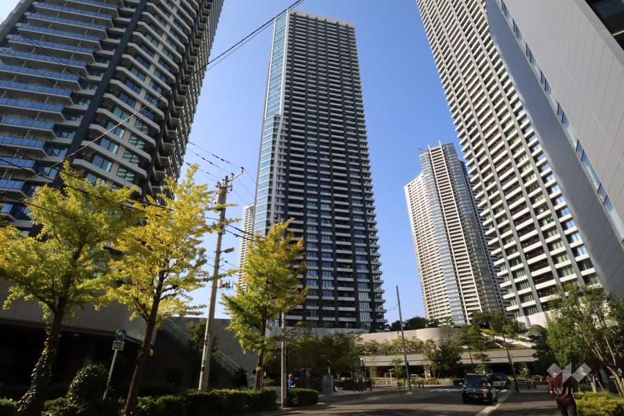 ドゥ・トゥール　ウエスト棟の外観(東側から)