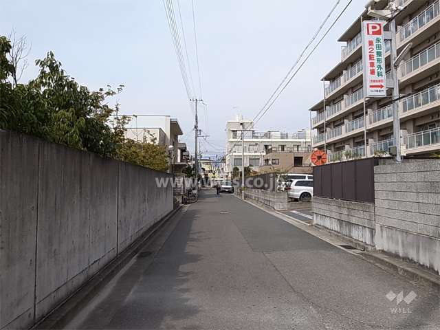 敷地南側の前面道路