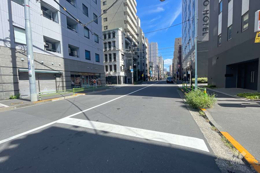 敷地南東側の前面道路