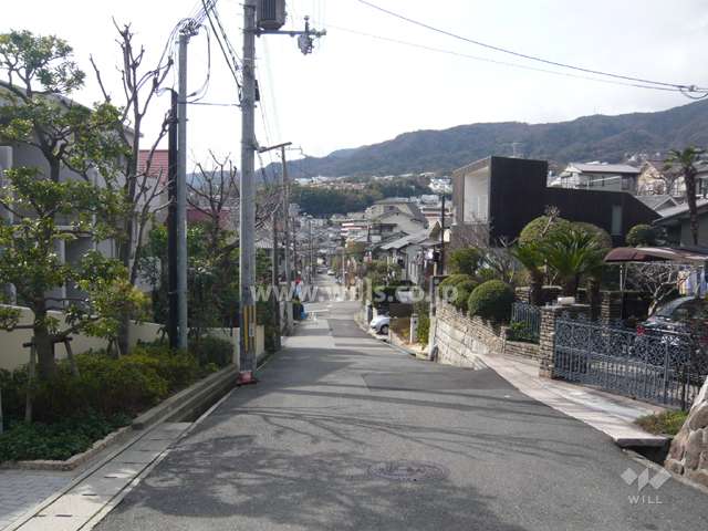 周辺の街並み。アップダウンが多くあります
