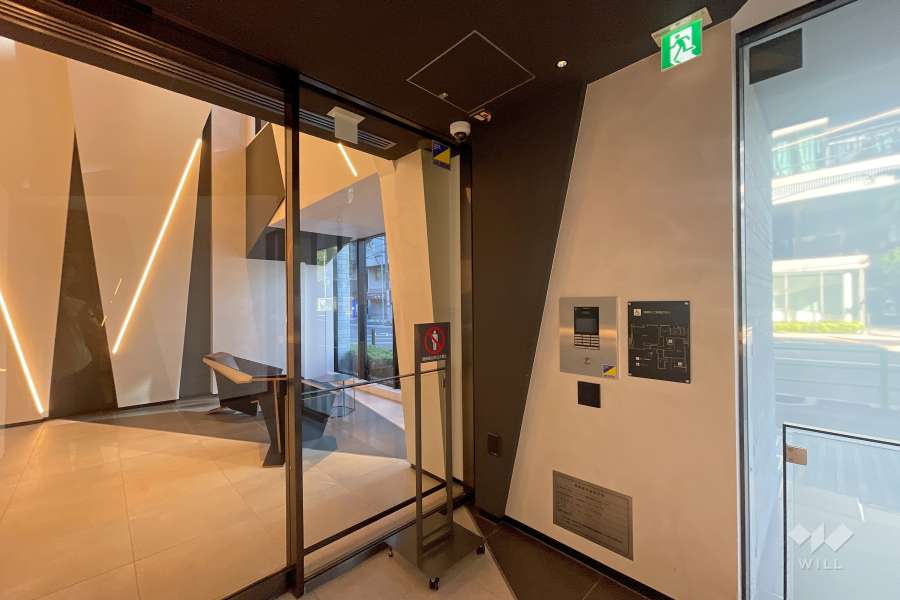 エントランスはオートロック付きです。