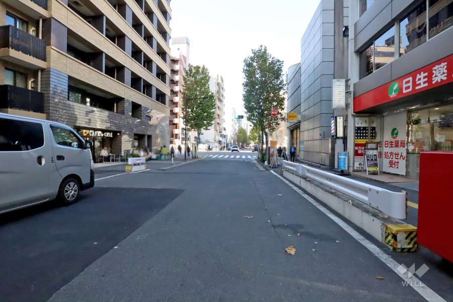 敷地北東側の前面道路