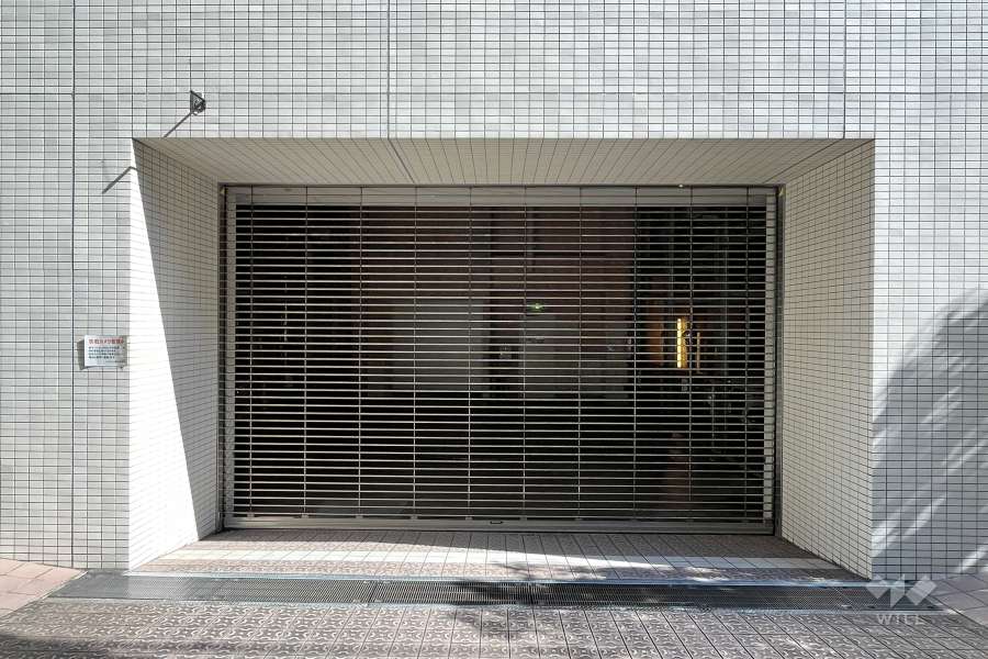 駐車場の出入り口（リングシャッター付き）