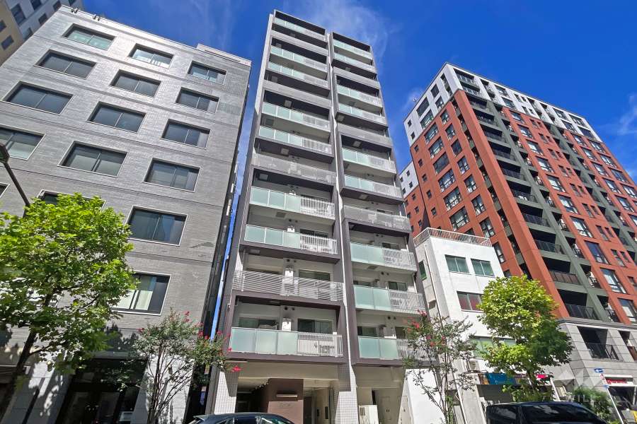 アルティザ東銀座の外観（南側から）