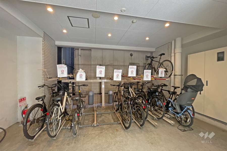 屋内に設けられた駐輪場