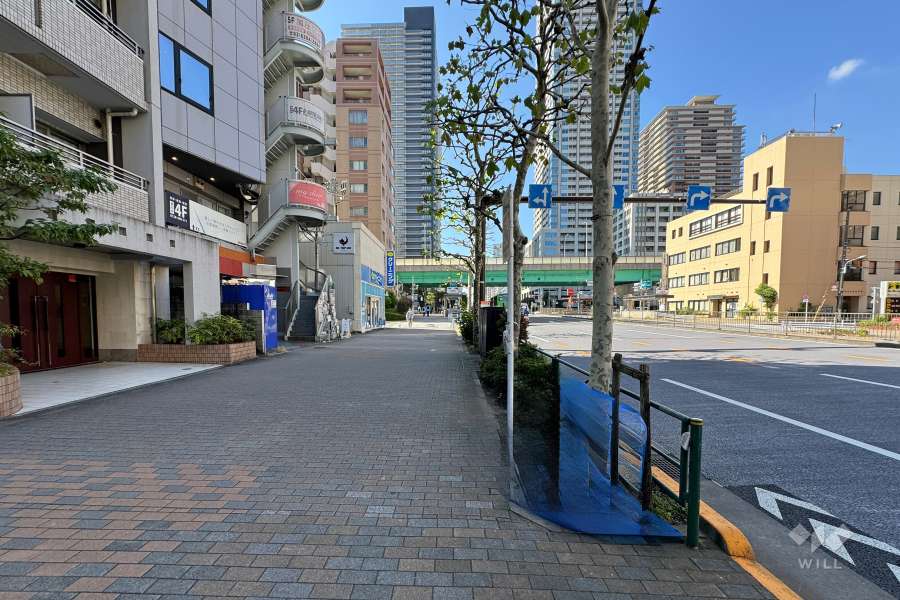 敷地北西側の前面道路　