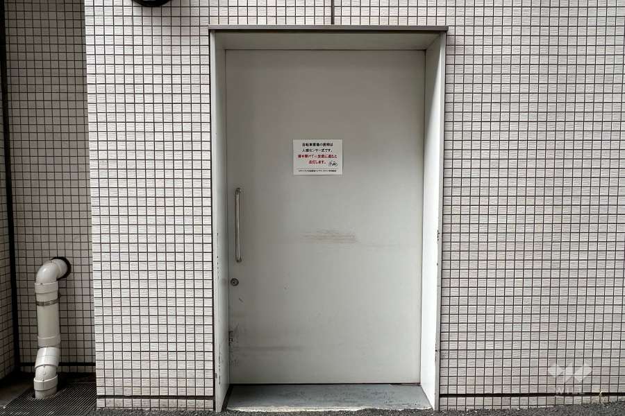 駐輪場の出入口