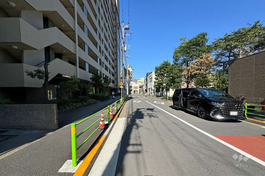 敷地北東側の前面道路