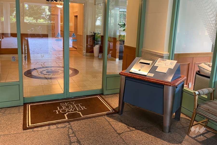 エントランスはオートロック付きです。