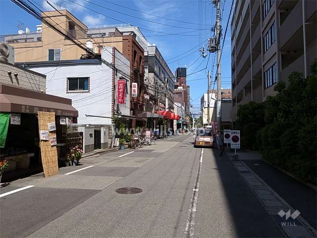敷地北側の前面道路