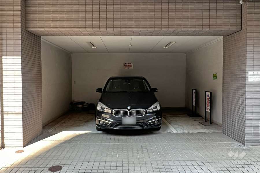 敷地内駐車場（屋内平面式）