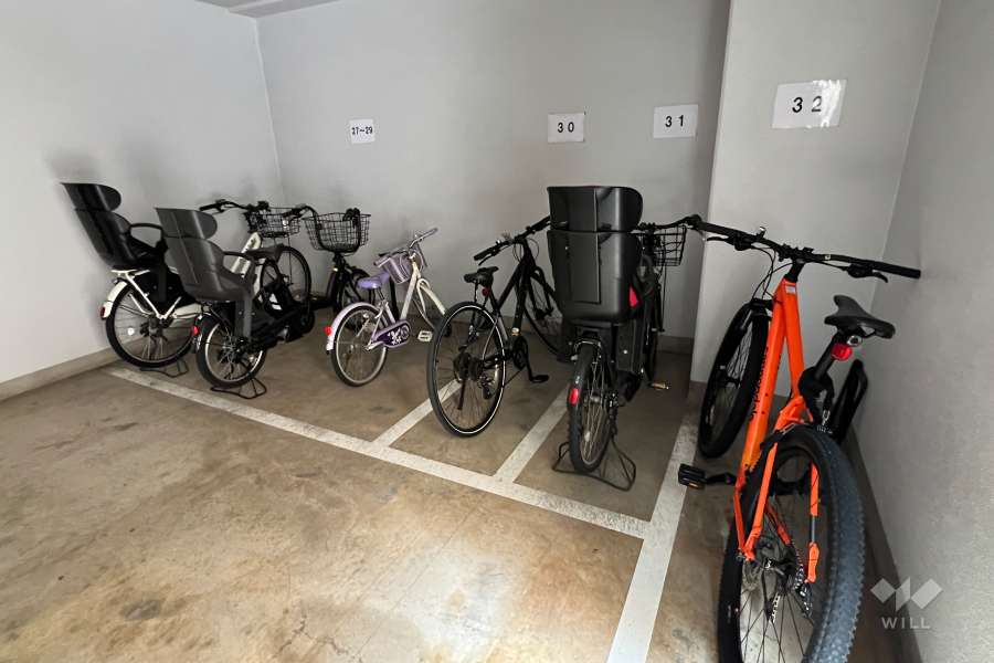 屋内に設けられた駐輪場