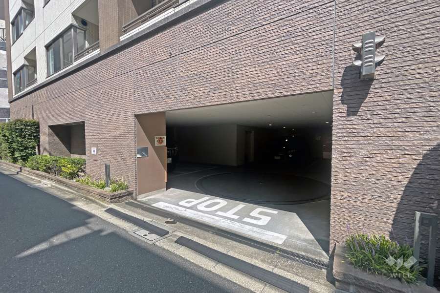 駐車場の出入り口