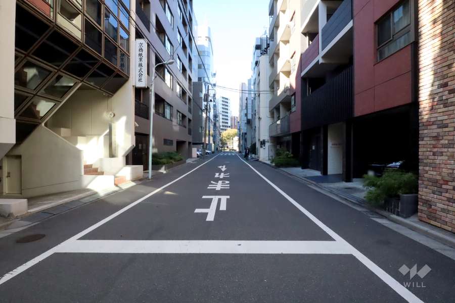 敷地北東側の前面道路