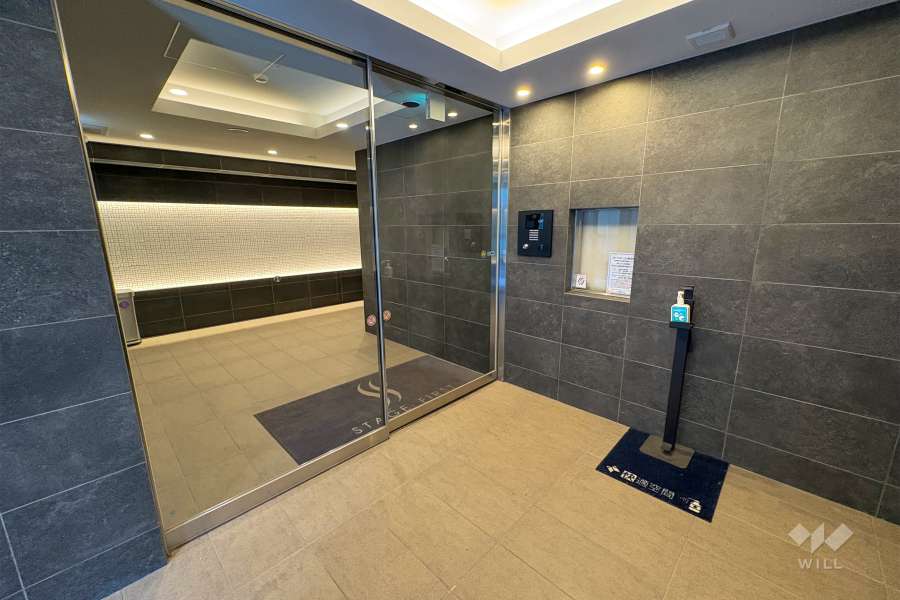 エントランスはオートロック付きです。