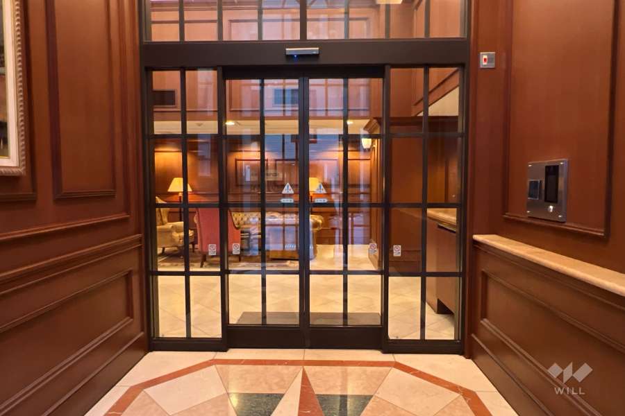 エントランスはオートロック付きです。