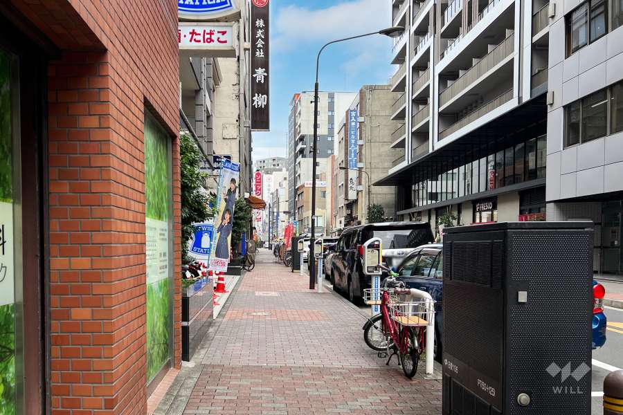 敷地南東側の前面道路