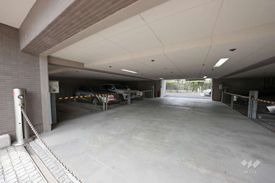 敷地内駐車場（屋内機械式）