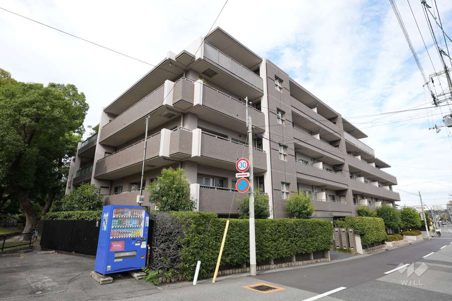 グランクレスト夙川の外観（南西側から）