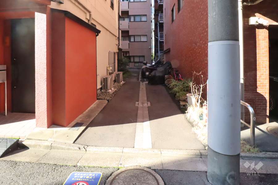 敷地南西側の前面道路