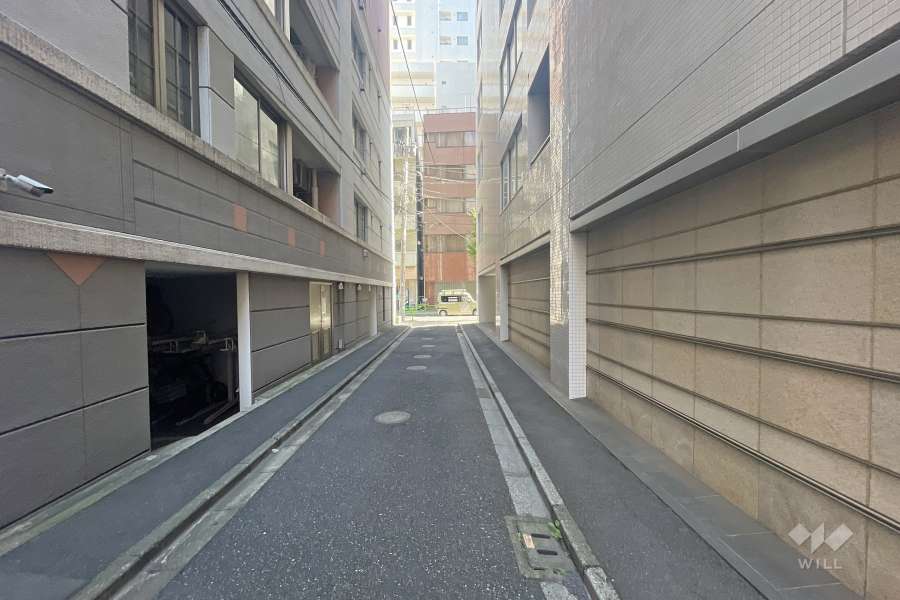 敷地南西側の前面道路