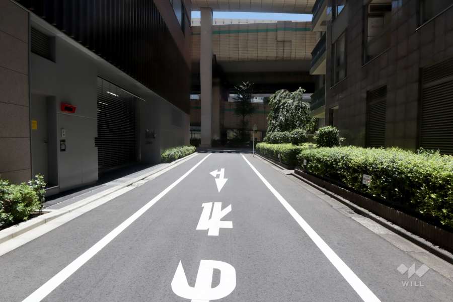 敷地北西側の前面道路