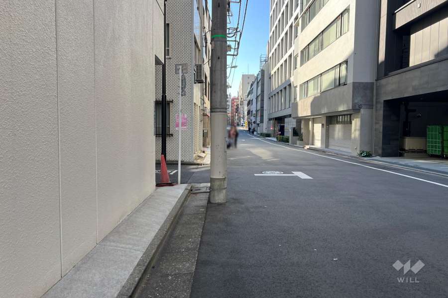 敷地北西側の前面道路