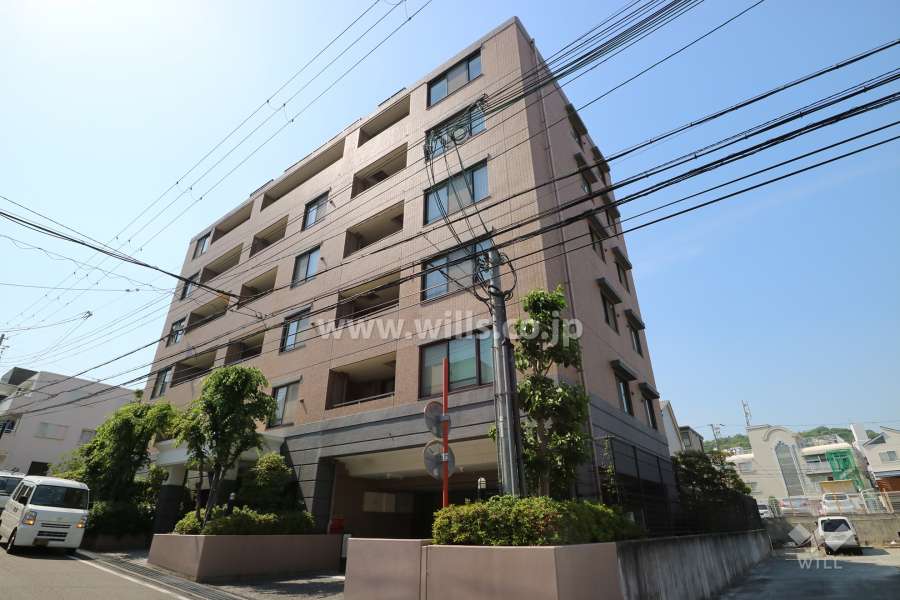 パーク・ハイム苦楽園の外観（南東側から）