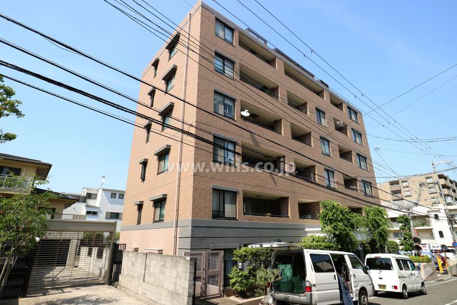 パーク・ハイム苦楽園の外観（南西側から）