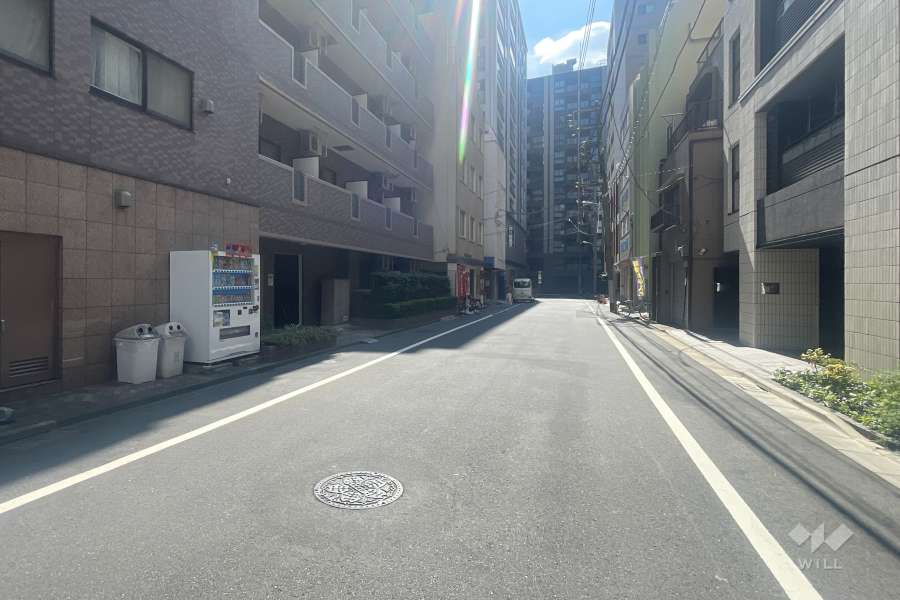 敷地北東側の前面道路