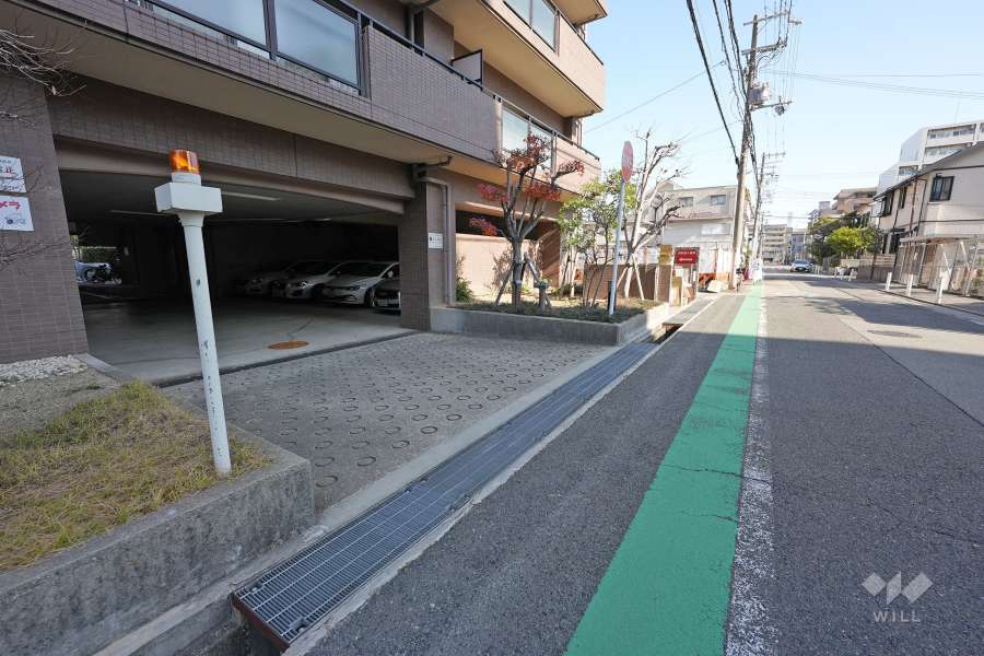 駐車場の出入口