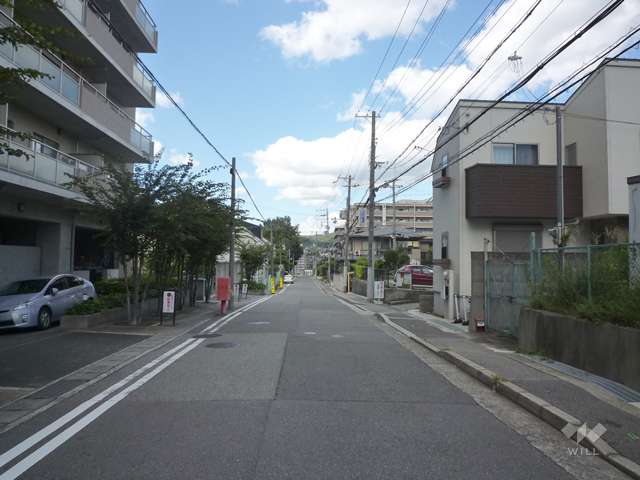 敷地東側の前面道路