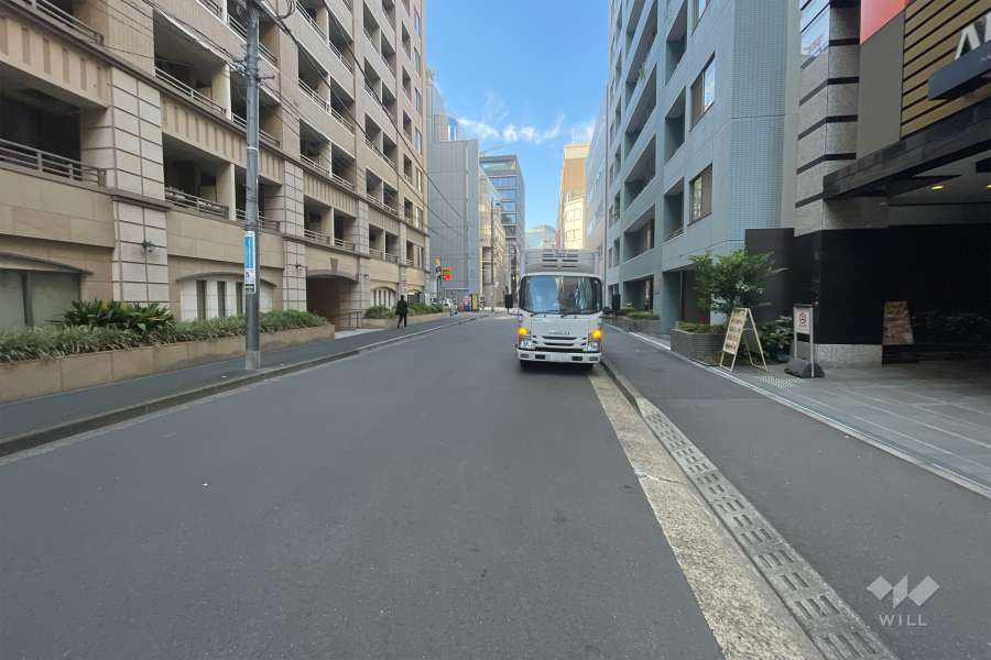 敷地北西側の前面道路