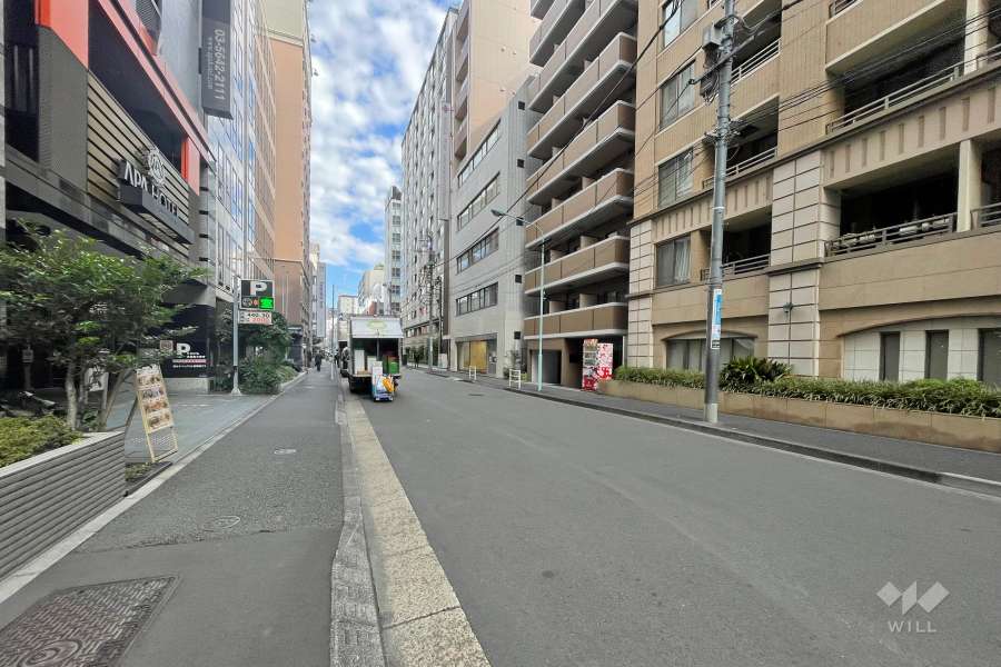 敷地南東側の前面道路