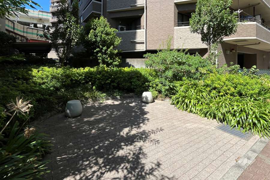 隣接するポケットパーク