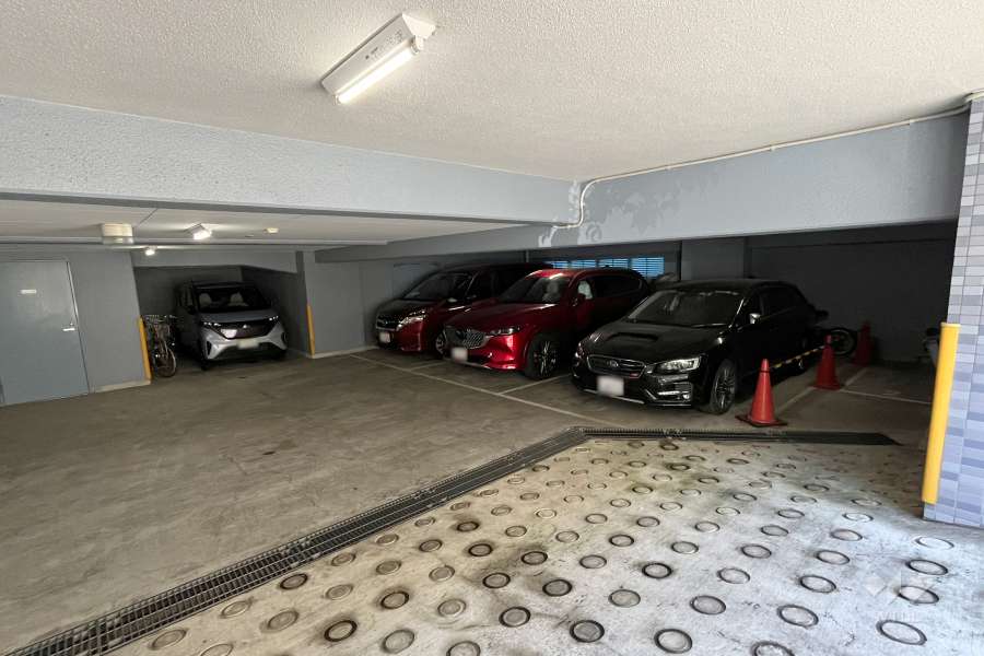 敷地内駐車場（屋内平面式）　