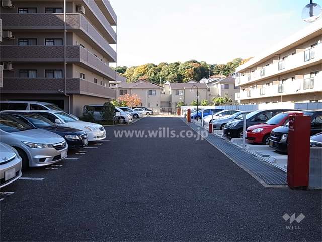 敷地内駐車場（屋外機械式と平面式とがあります。）