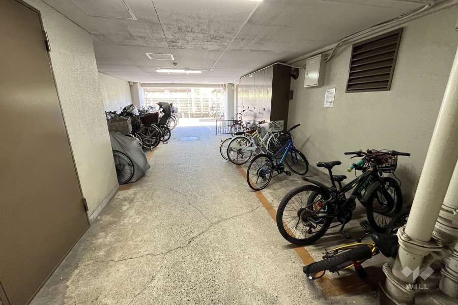 屋内に設けられた駐輪場