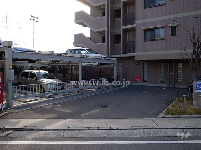 敷地内駐車場（屋外機械式）